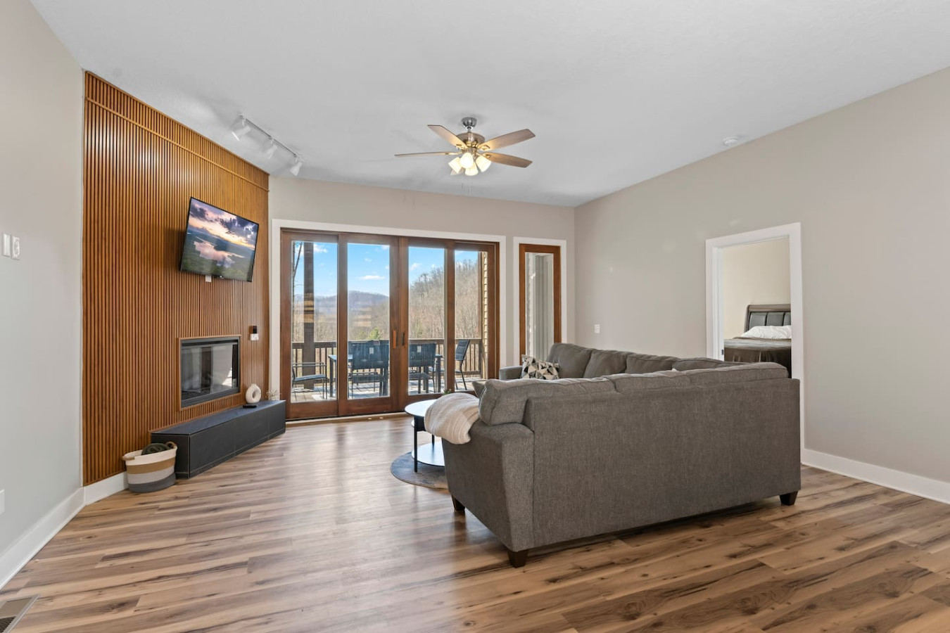 Mountain Escape | Balcony with Grill & View photo 2