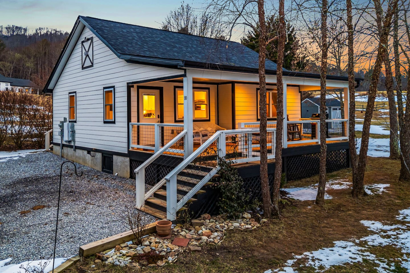 Serene Home on Horse Farm | Unique Views & Nature photo 1