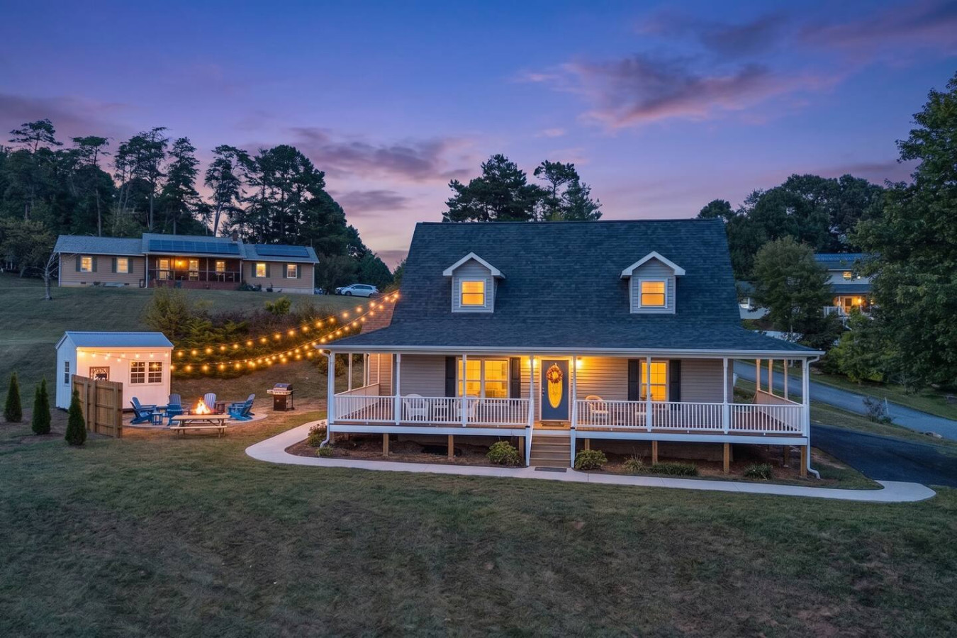 Peaceful Escape | Mins to AVL, Firepit & Grill photo 1