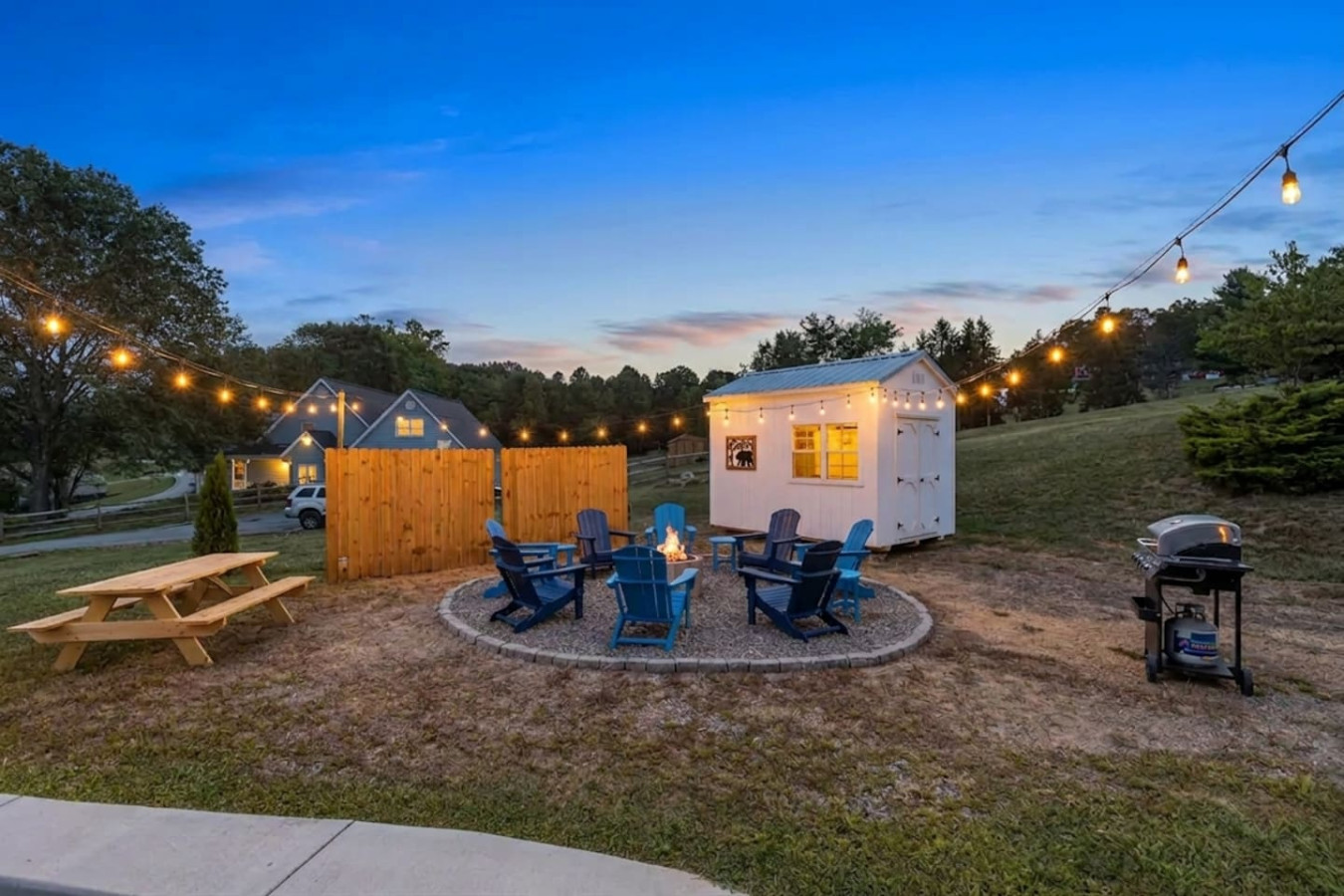Peaceful Escape | Mins to AVL, Firepit & Grill photo 2