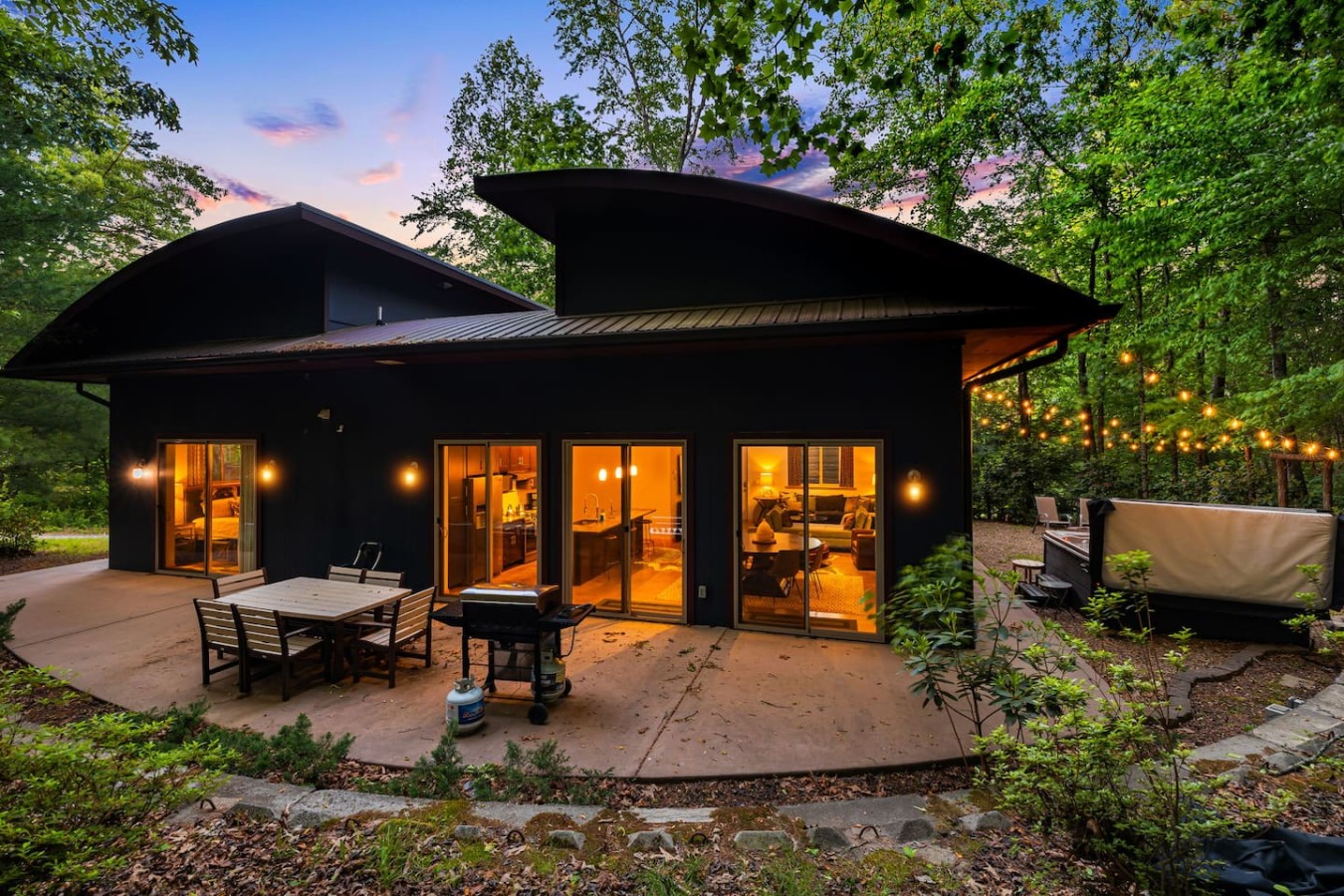 Trail on Property, Amazing AVL Location & Hot Tub photo 1
