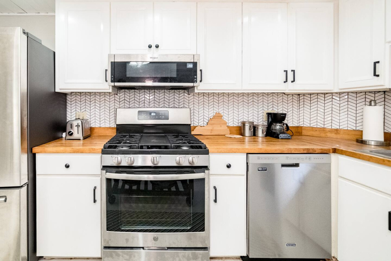 Historic DT Lynchburg Apt | Walk To Shops & Dining photo 3