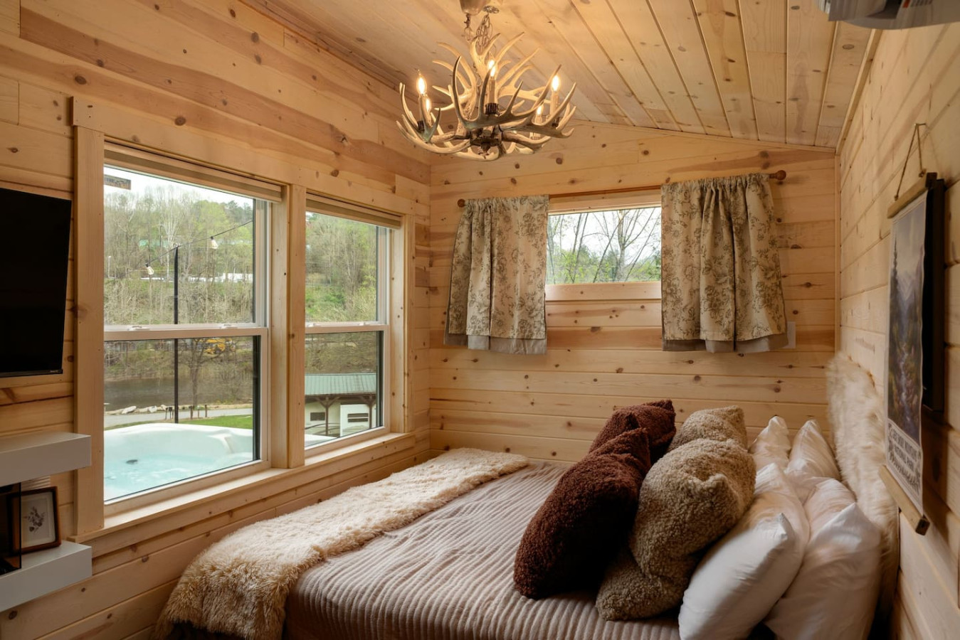 The Bryn | 15 Min To Sylva, Hot Tub & Fire Pit photo 2