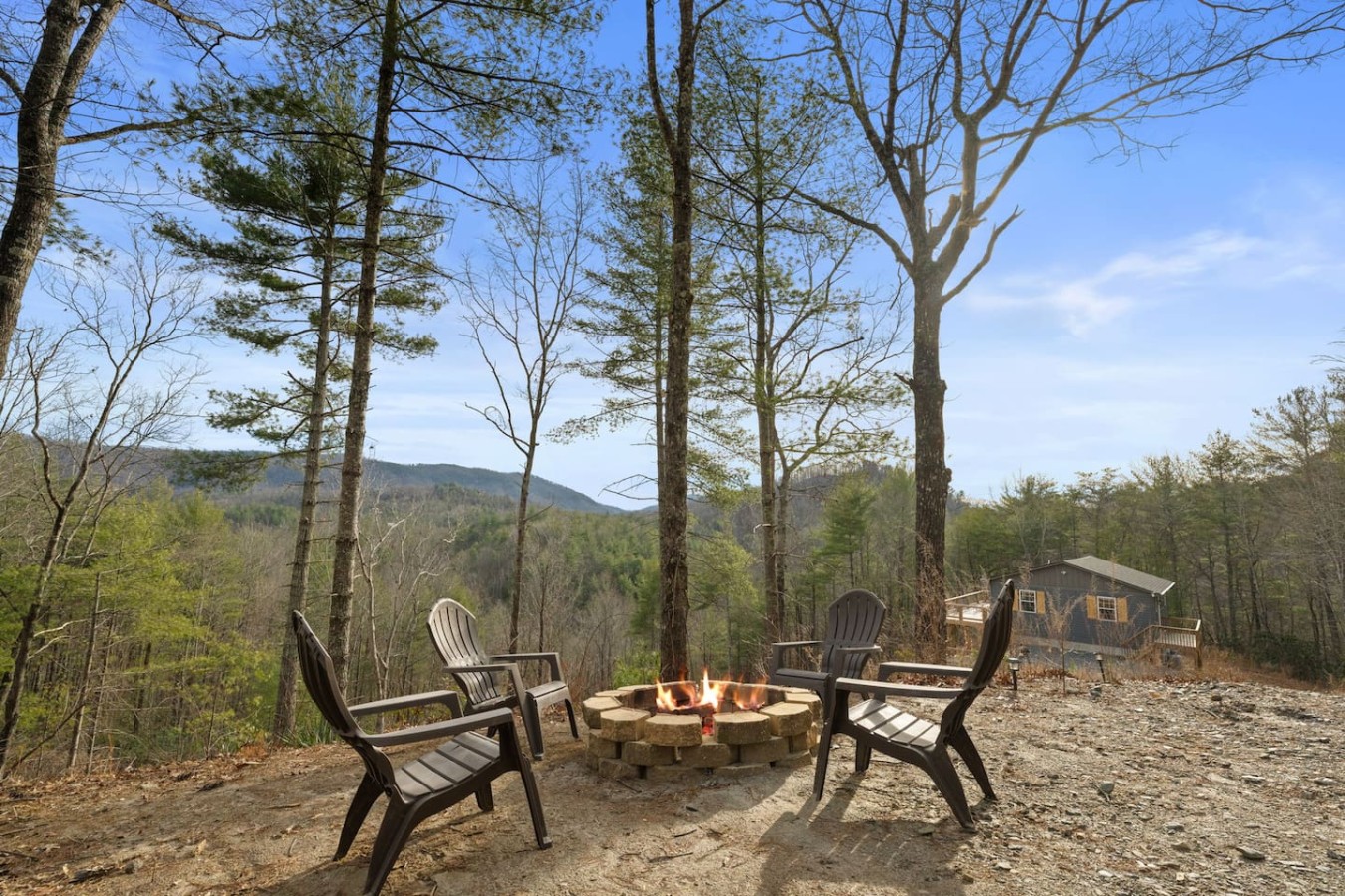 Stunning Mountain Views | Deck, Fire Pit & Hammock photo 4