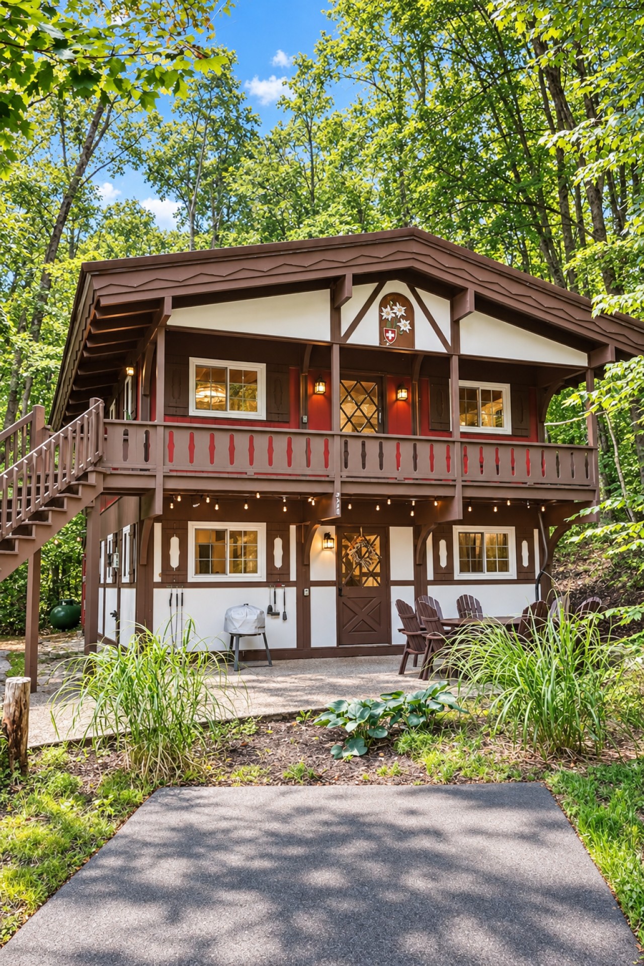Chalet Getaway: Front chalet exterior