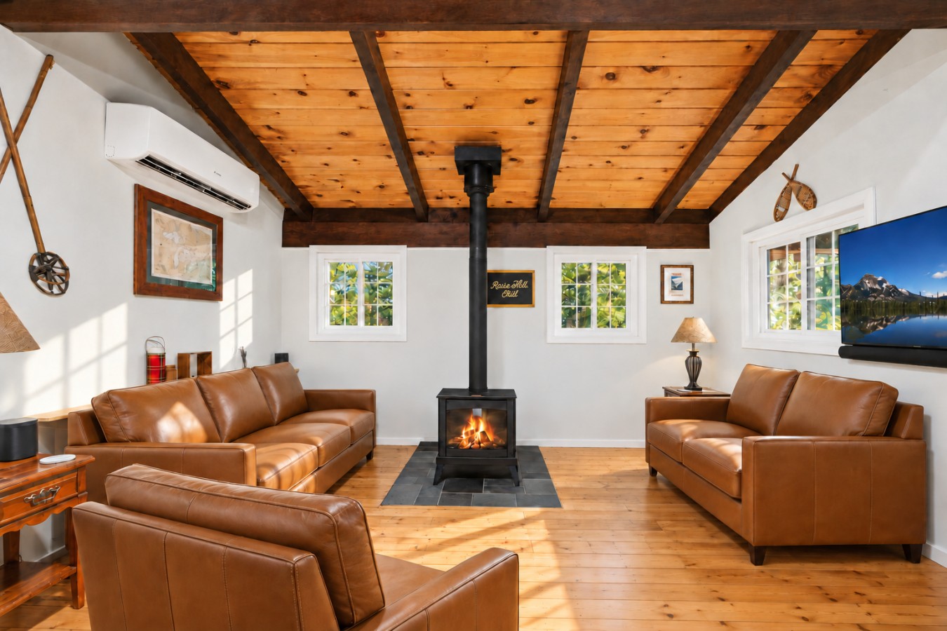 Chalet Getaway: Living room and wood-burning stove
