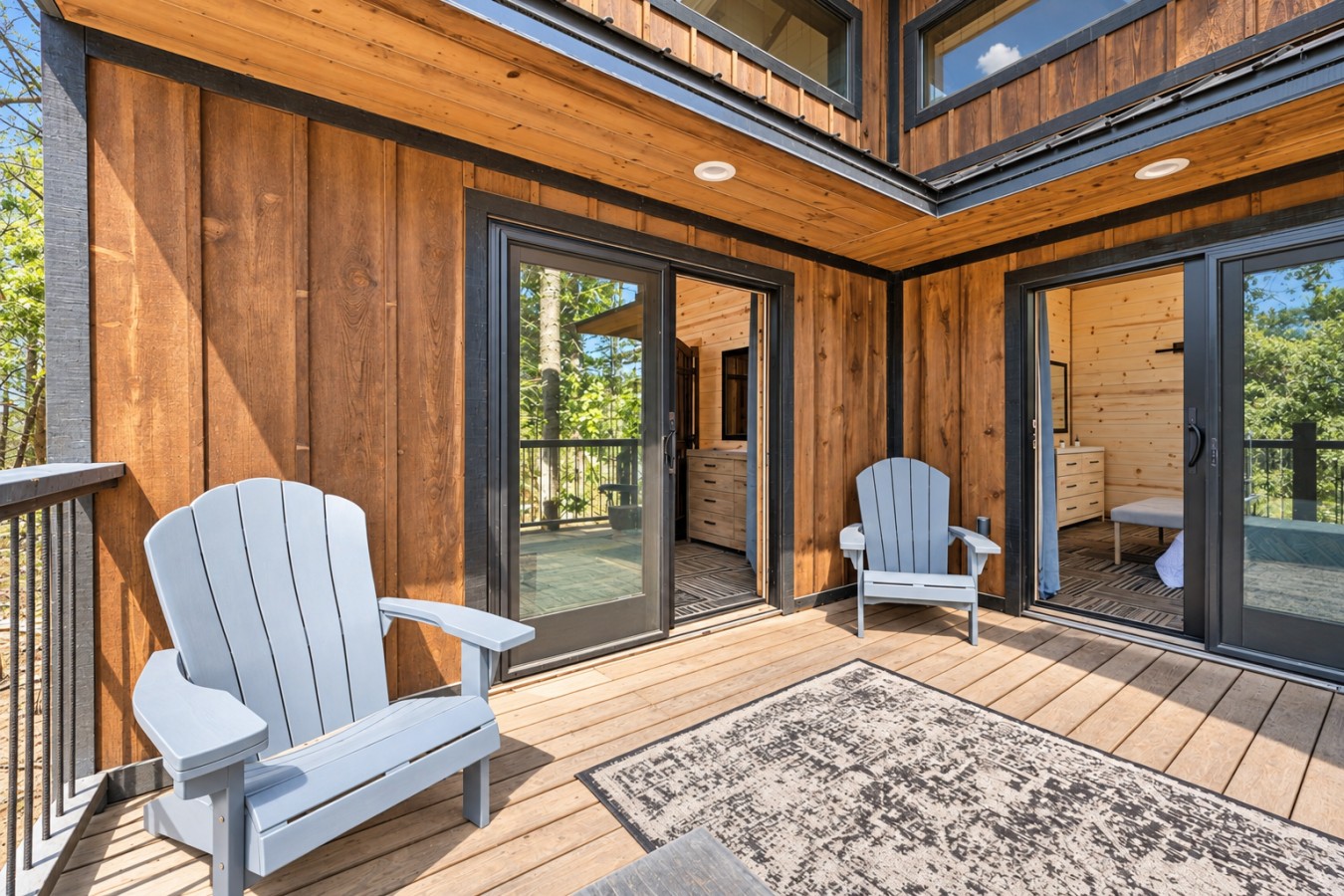 Family Getaway: Covered deck seating