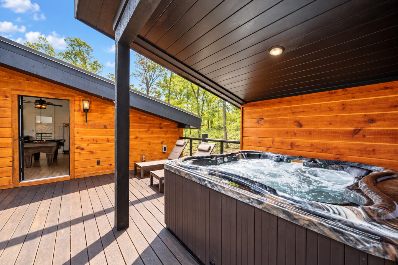 Sky High: Hot tub and dry deck