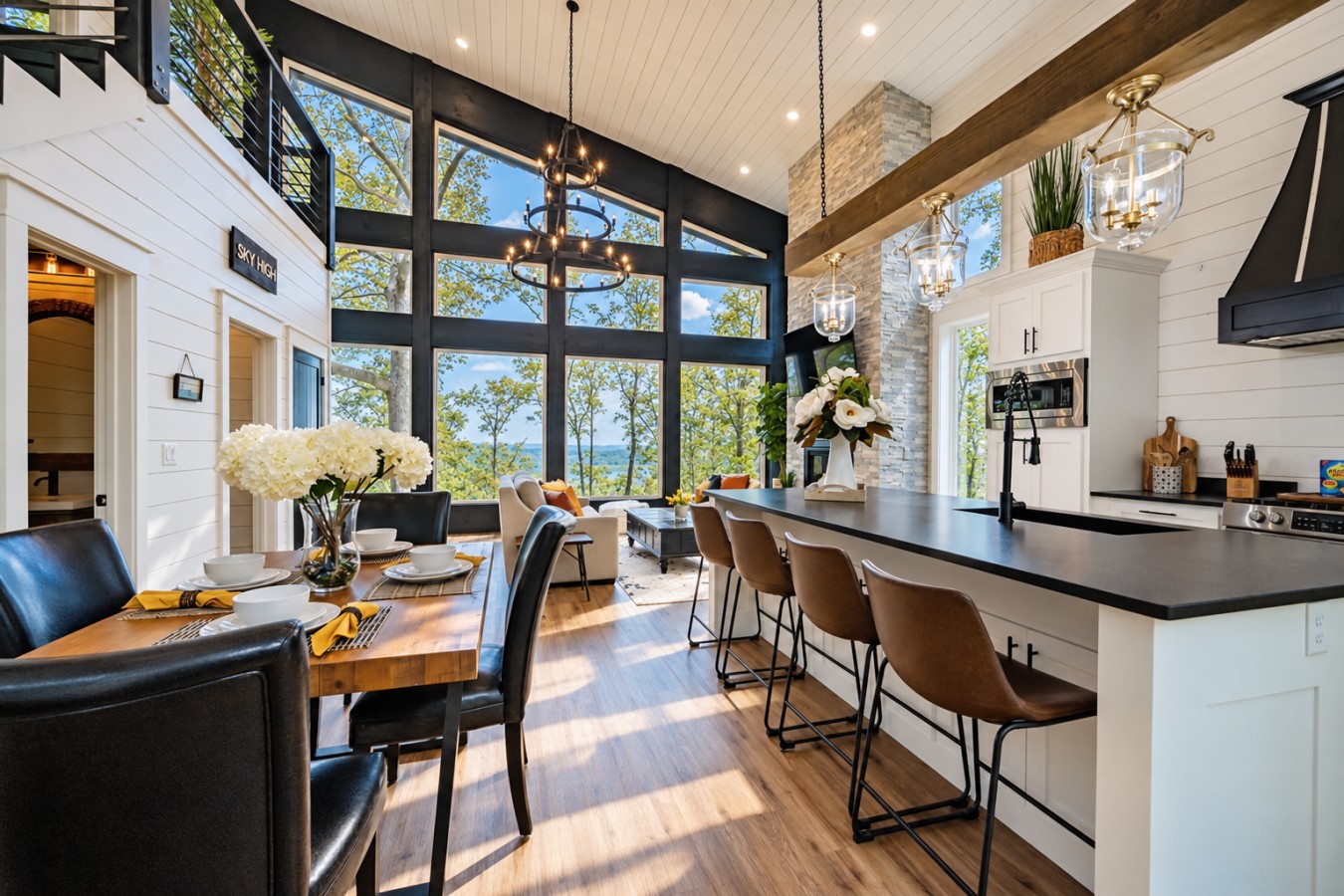 Sky High: Kitchen and dining area