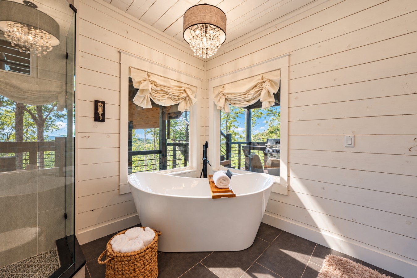 Sky High: Bathroom with freestanding tub