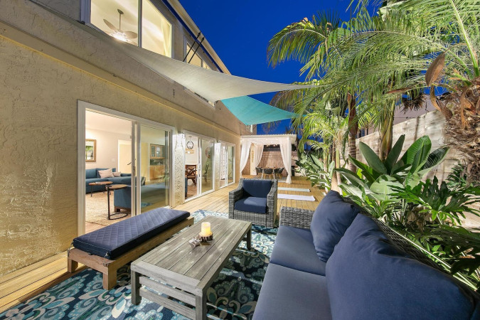 Coastal Zen Steps from the Sand