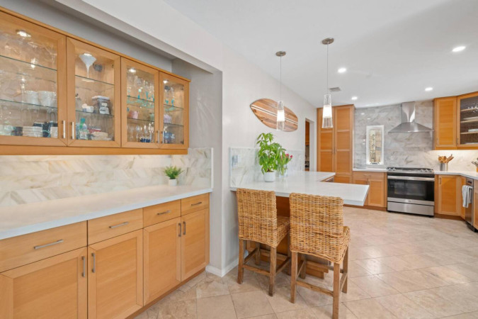 Coastal Zen Steps from the Sand