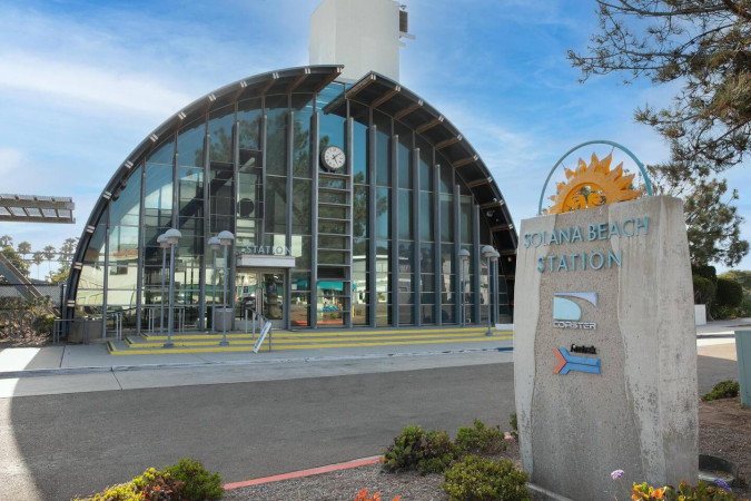 Coastal Zen Steps from the Sand