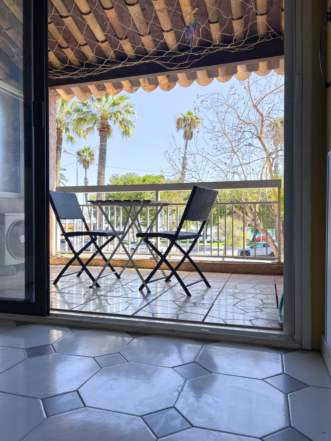Loft Vue Mer | Terrasse | Port Vauban Antibes | Parking Gratuit 5 min à pied - Photo 3