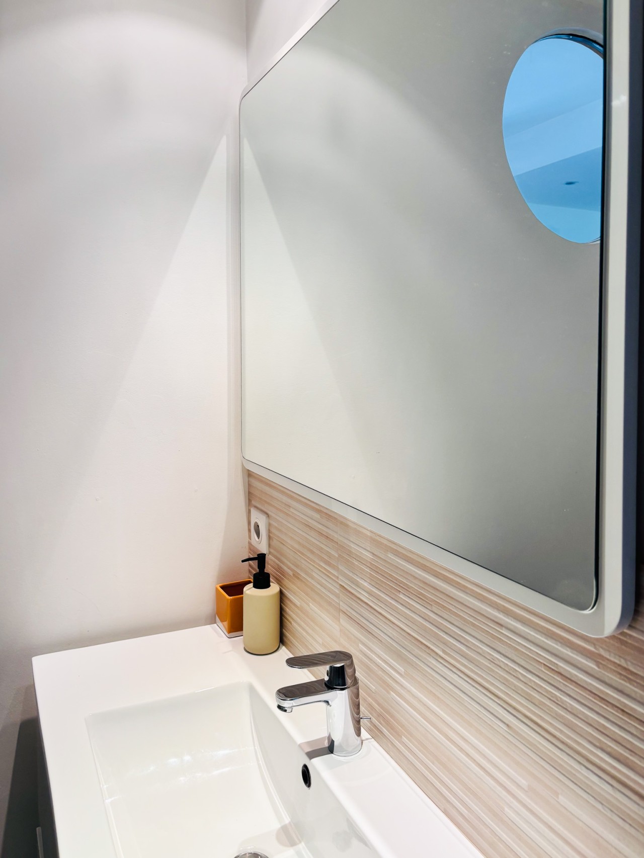 Appartement Cosy | Clim & Parking Privé | 10 min Cannes - Photo 23