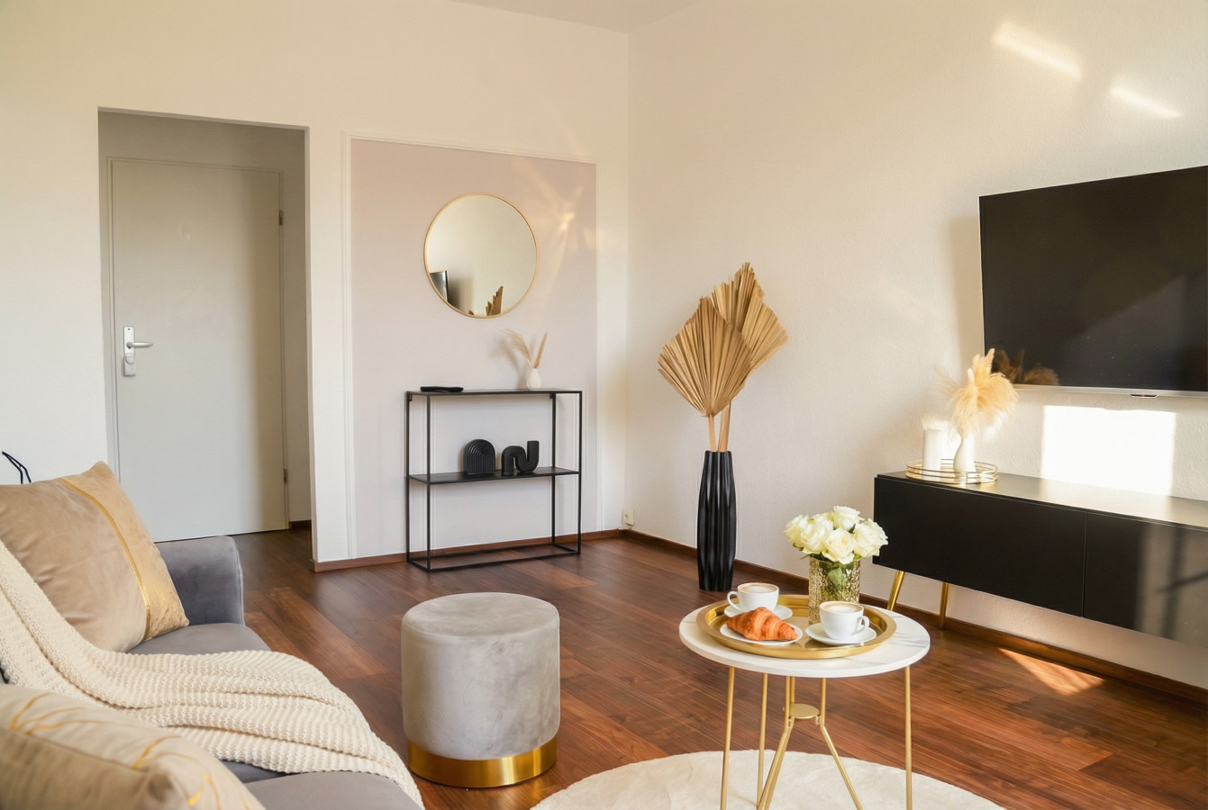 MILPAU Buer 3 - Modernes und zentrales Premium-Apartment mit Queensize-Bett, Netflix, Nespresso und Smart-TV