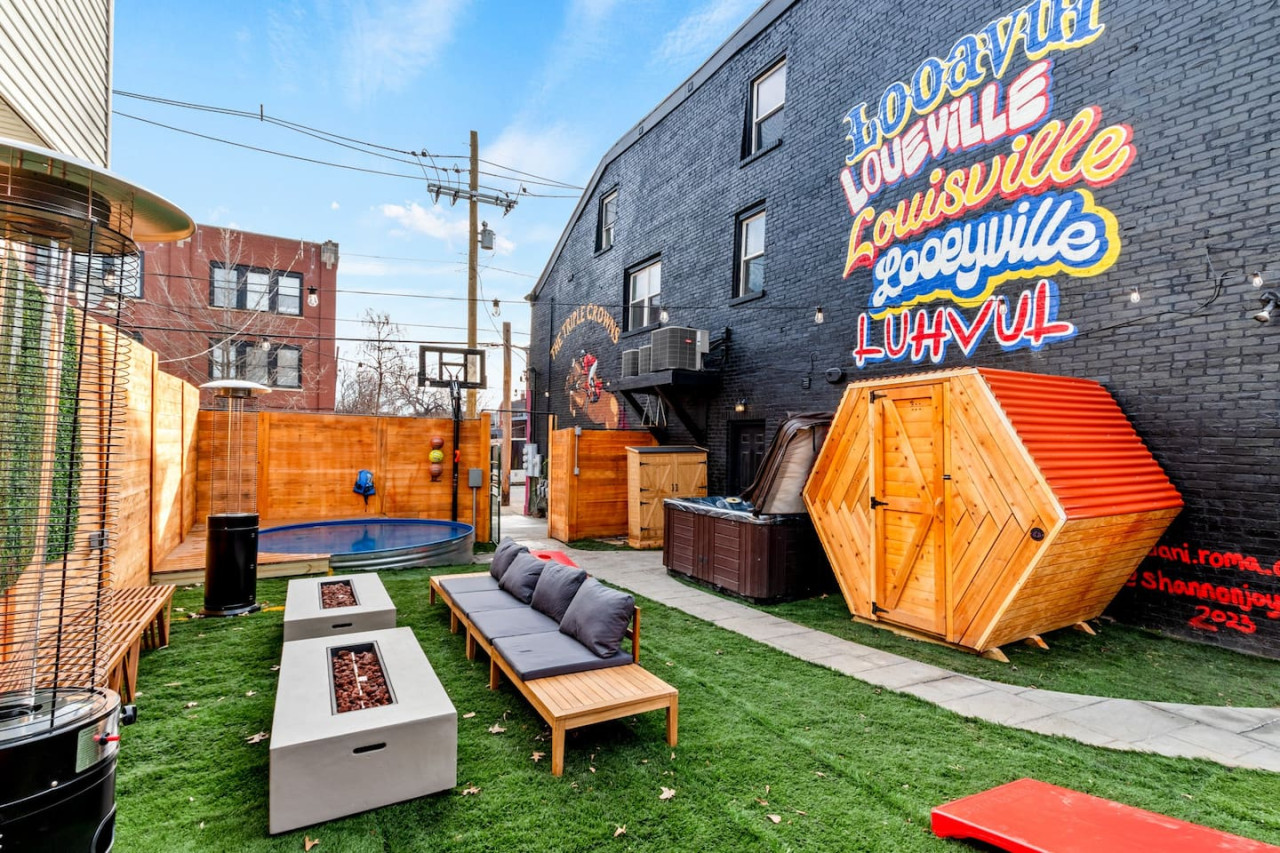 ꕥTriple CrownꕥSlp 6, HOT TUB, POOL, King Bed, Fire