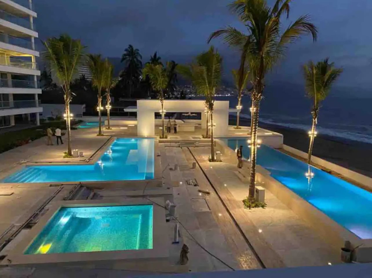 Wake Up to Ocean Views & Complimentary Breakfast! 5