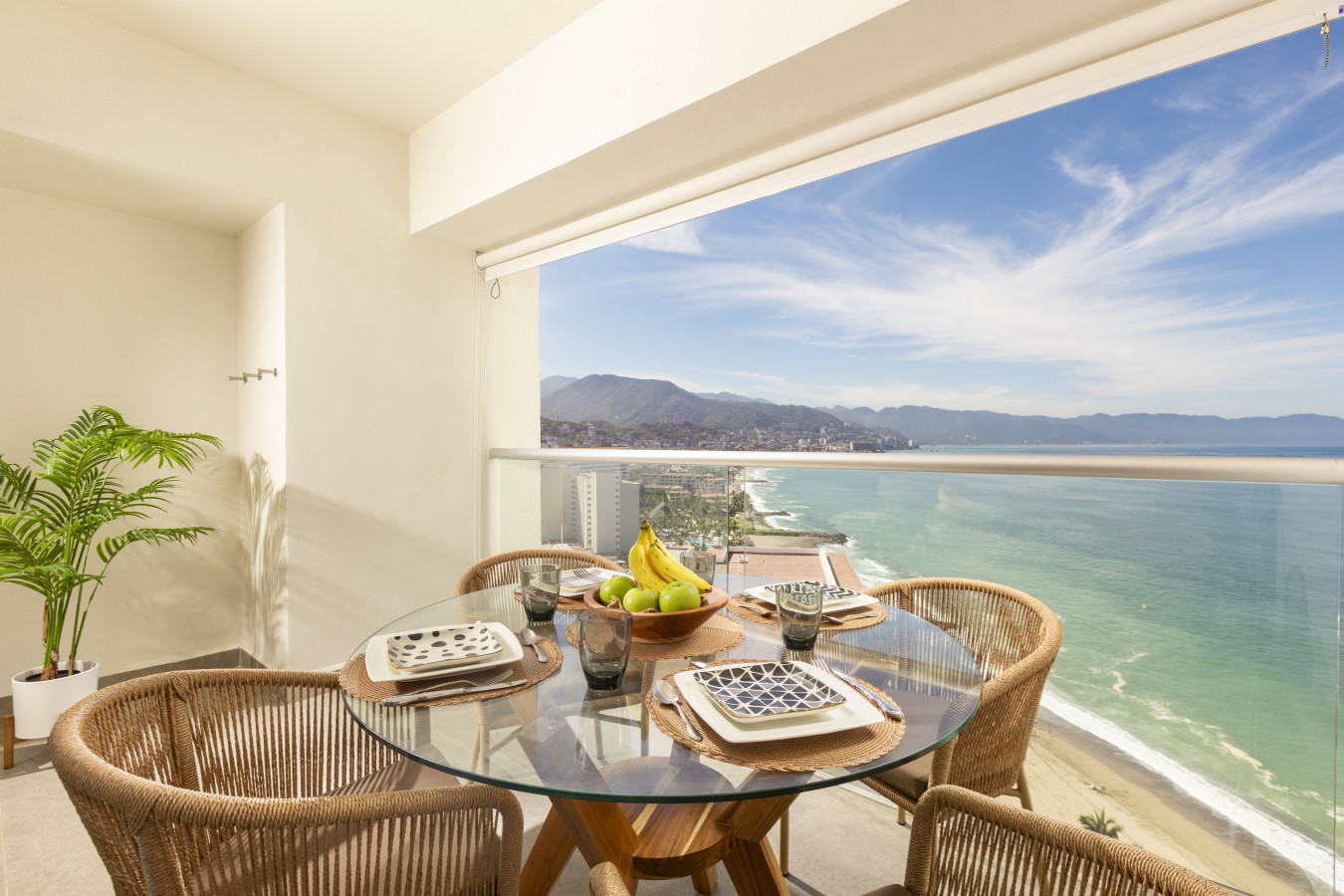 Dreamy Oceanview Getaway 🌴 1BR + Breakfast Included