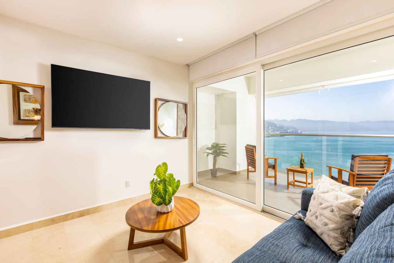 Lovely 1 Bedroom Beachfront Condo - Free Breakfast 6