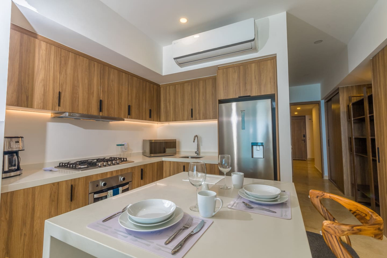 Charming 1-bedroom Oceanfront Condo 4