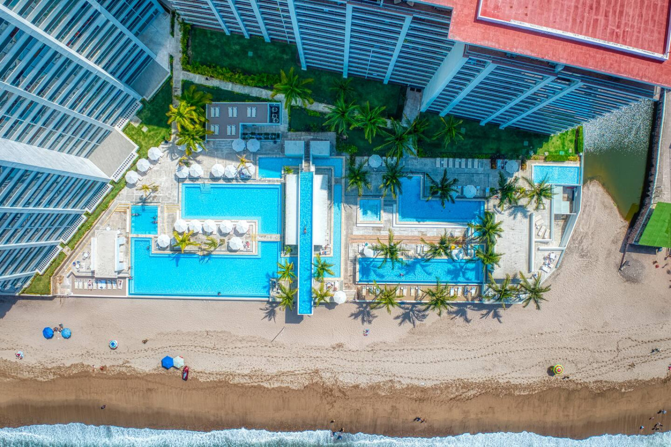 Charming 1-bedroom Oceanfront Condo 3