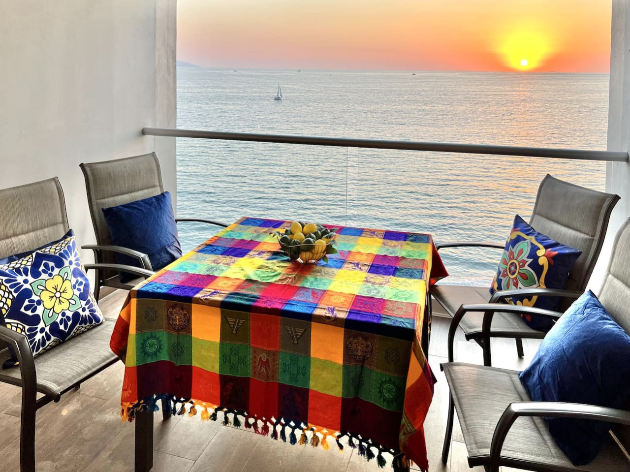 Relax to Ocean Waves at Mar y Cielo plus Breakfast