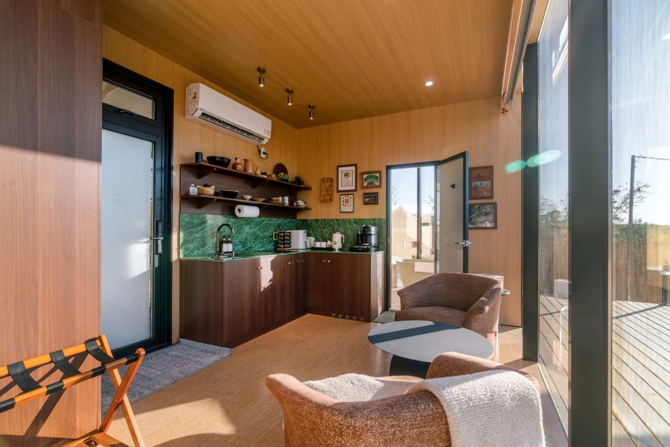 Dew - interior