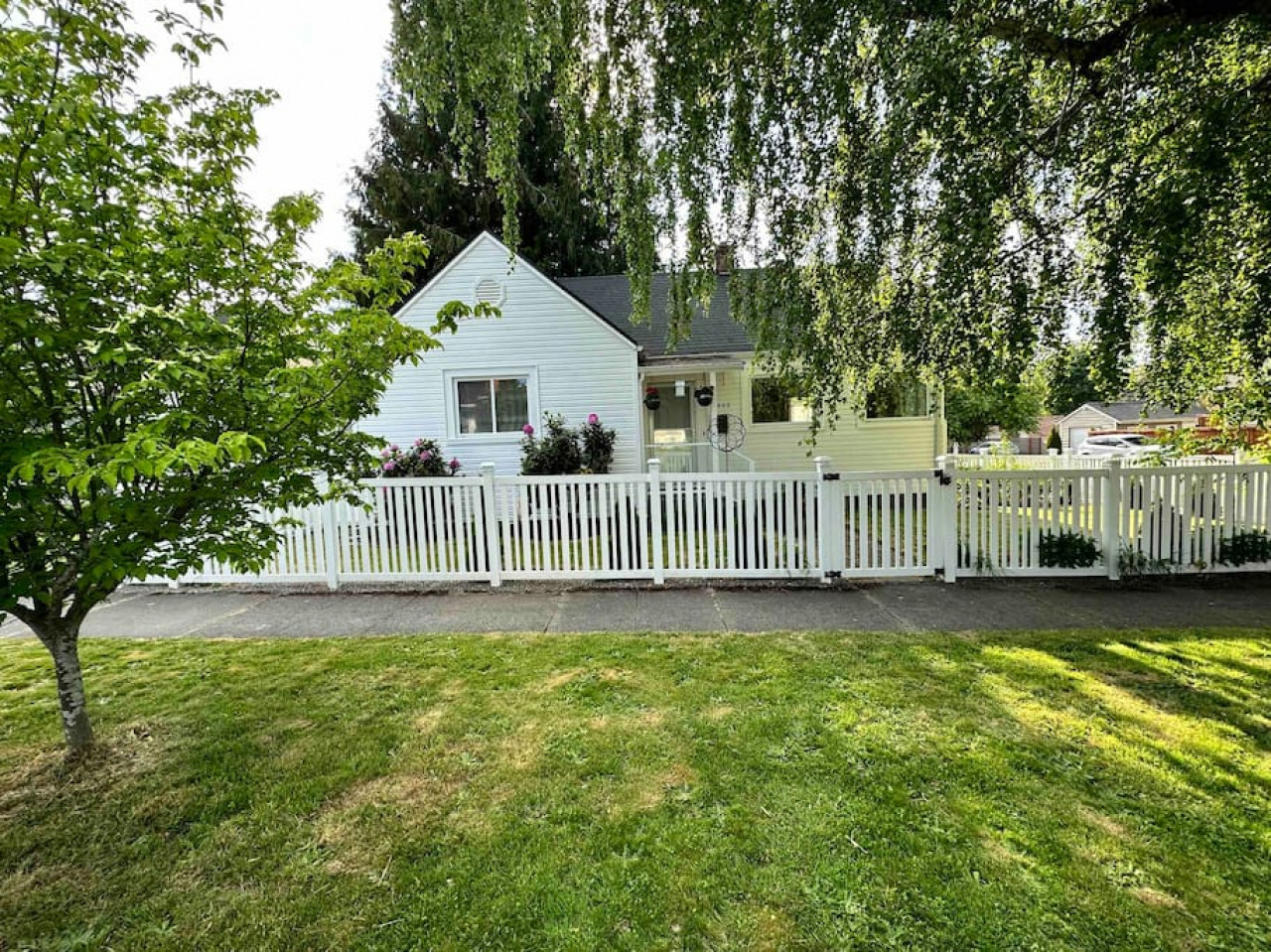Pet Friendly Home With Hot Tub & Fenced Yard - Tacoma, WA