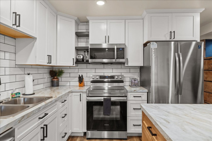 Luxury Red Lodge Retreat | Hot Tub | Downtown