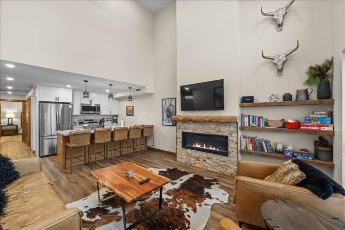 Downtown Red Lodge Escape | Pet Friendly + Hot Tub