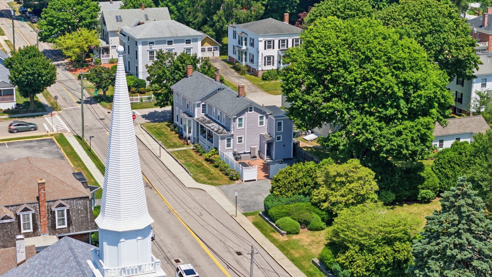 Entire Historic Mystic Townhome: Pet & Family