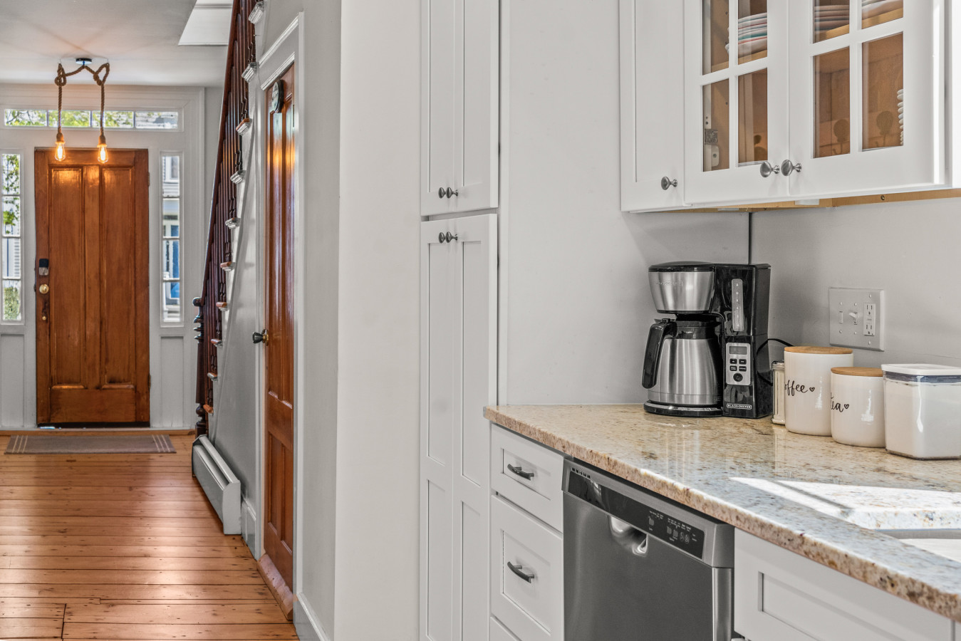 Entire Historic Mystic Townhome: Pet & Family