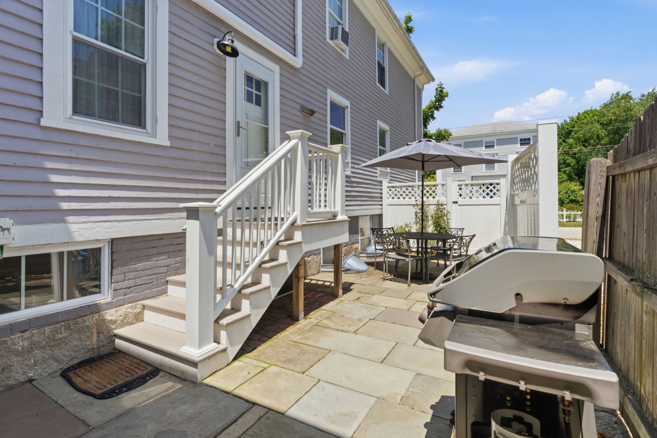 Entire Historic Mystic Townhome: Pet & Family