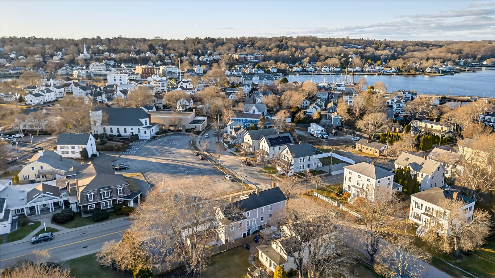 Entire Historic Mystic Townhome: Pet & Family