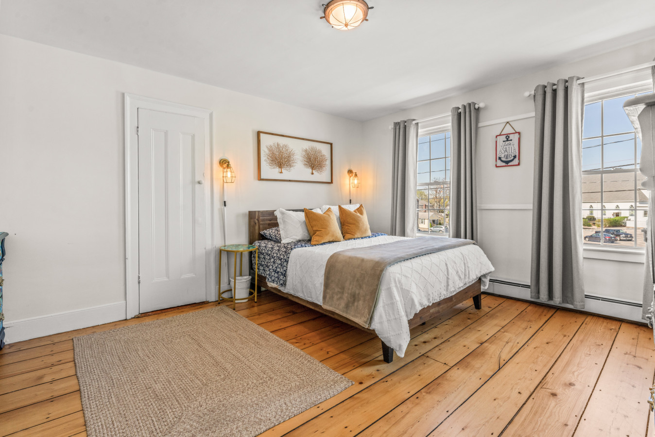 Entire Historic Mystic Townhome: Pet & Family