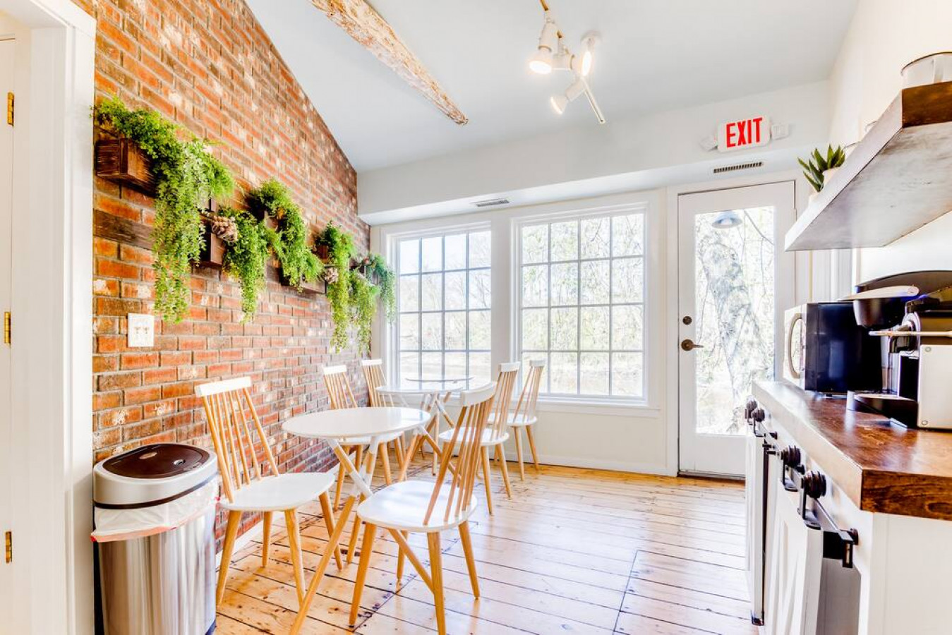 2BR Flat above Historic Cider Mill