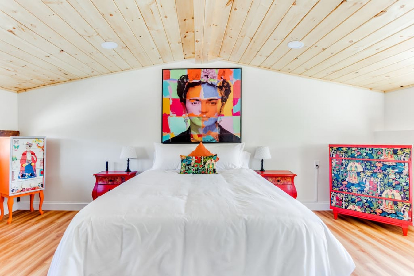 2BR Flat above Historic Cider Mill