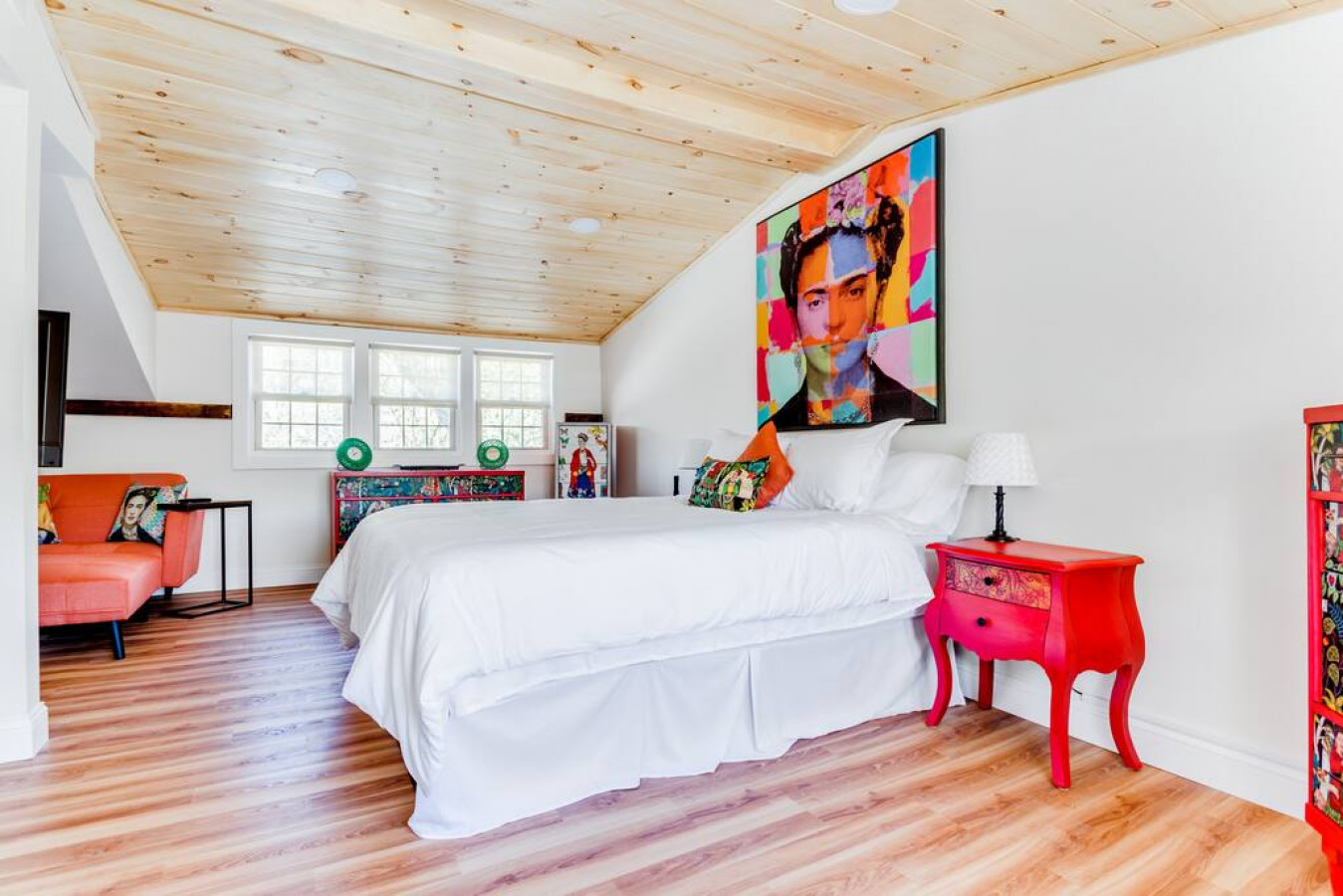 2BR Flat above Historic Cider Mill