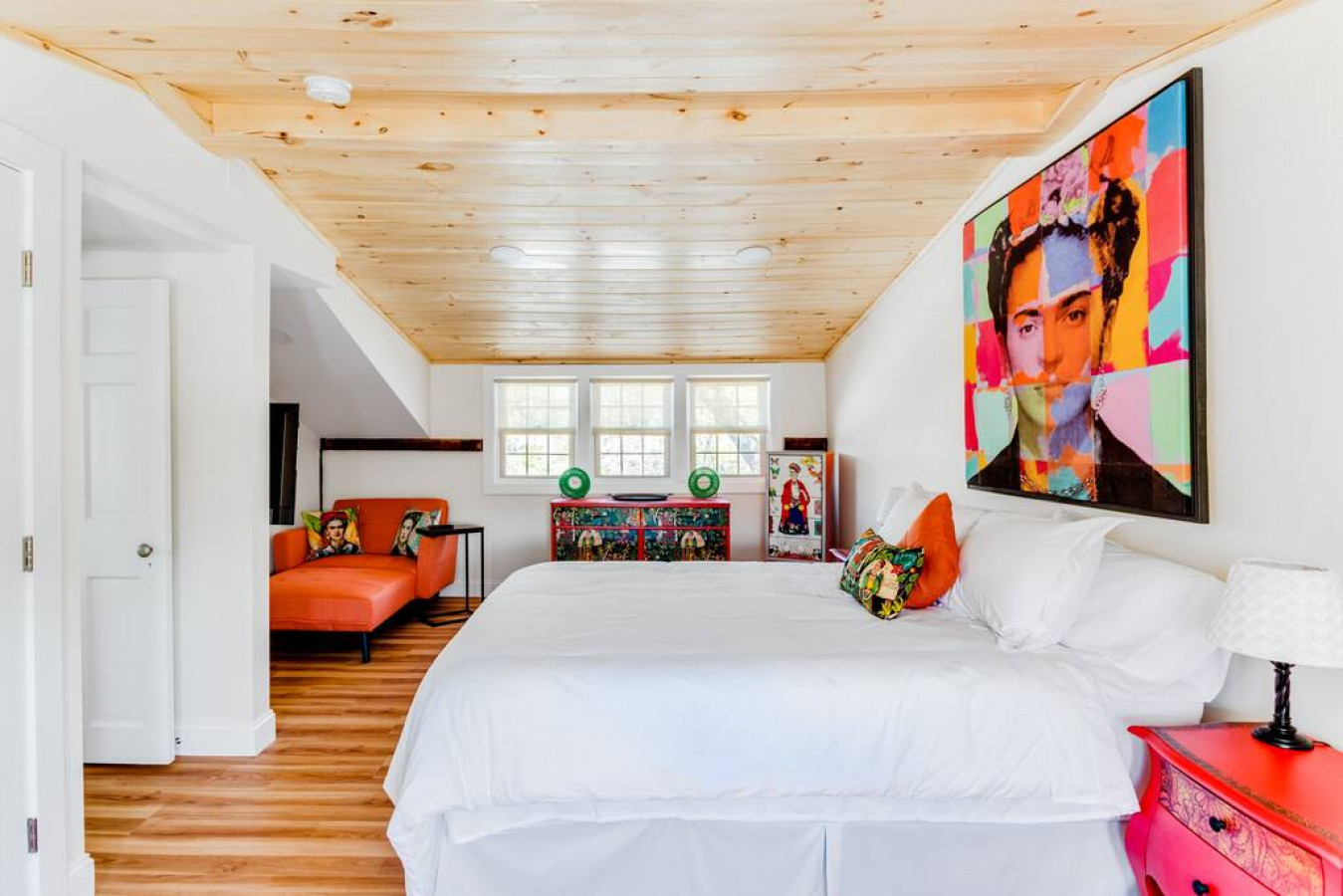 2BR Flat above Historic Cider Mill
