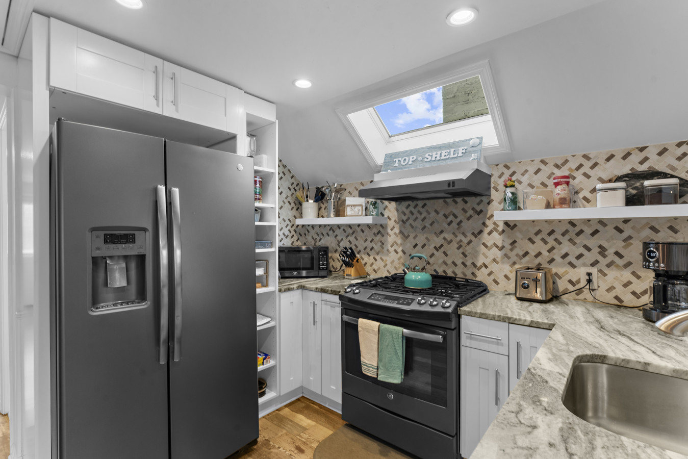 Charming Fairfield Beach Cottage