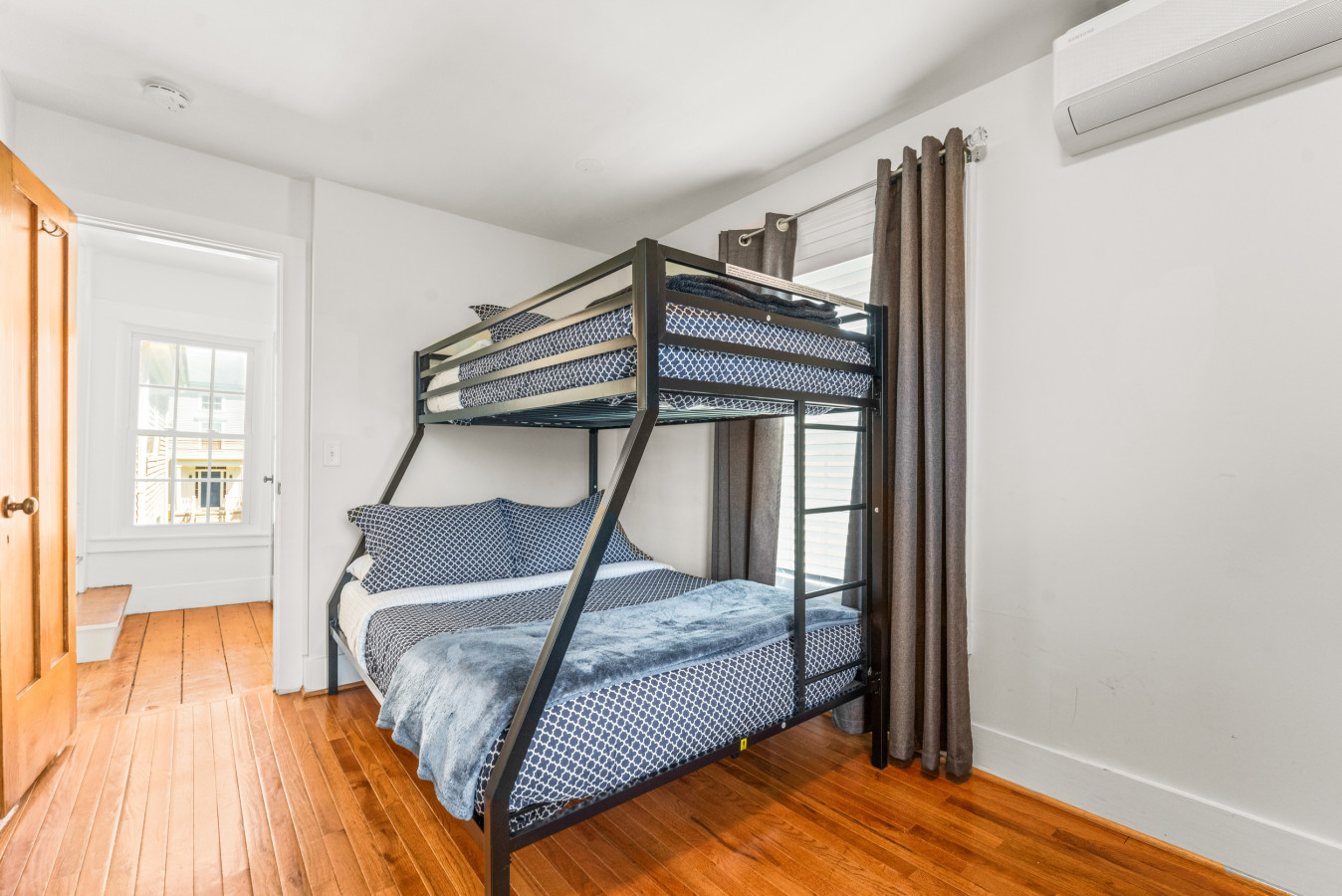 Historic Dual Townhome, Walk to Seaport