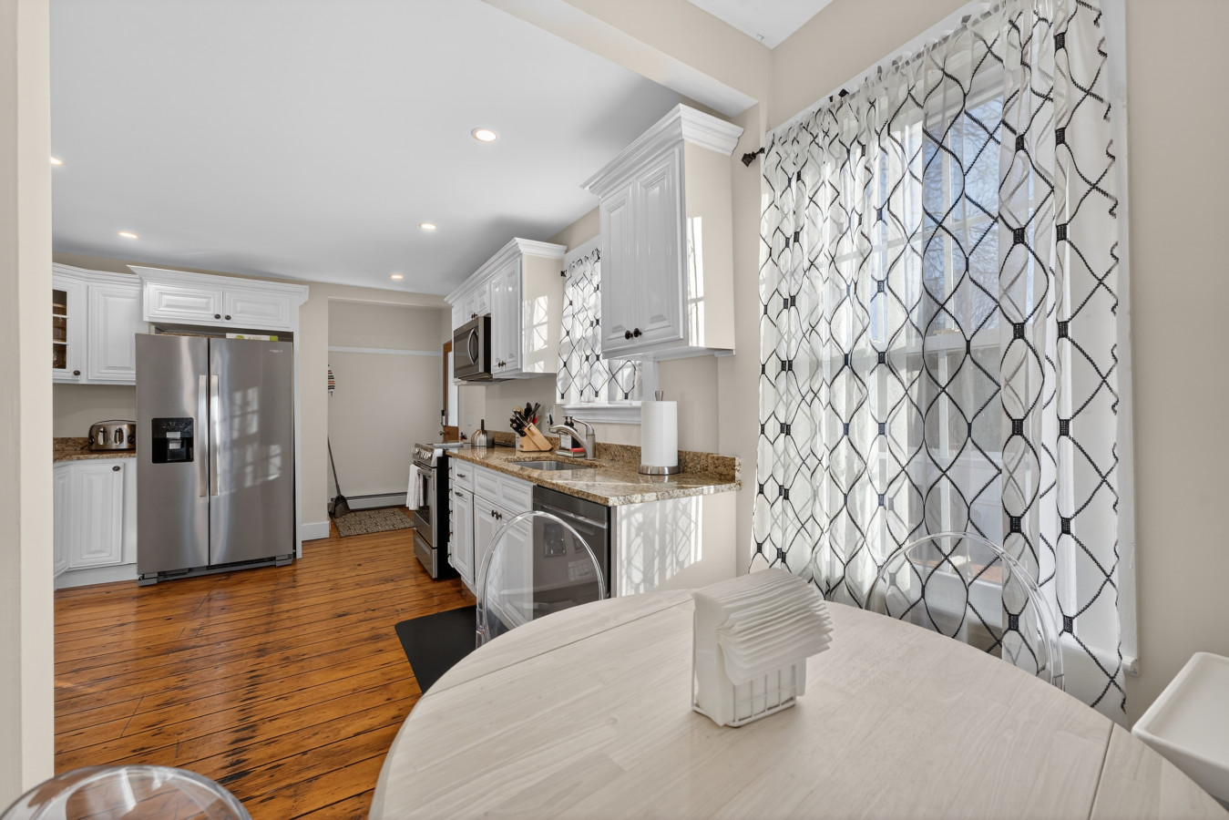 Historic Mystic Home, Walk to Seaport and Downtown