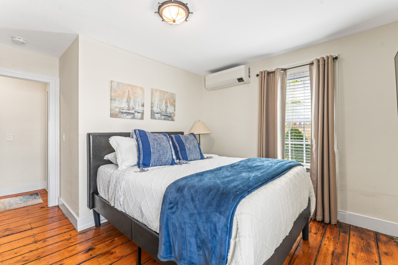 Historic Mystic Home, Walk to Seaport and Downtown