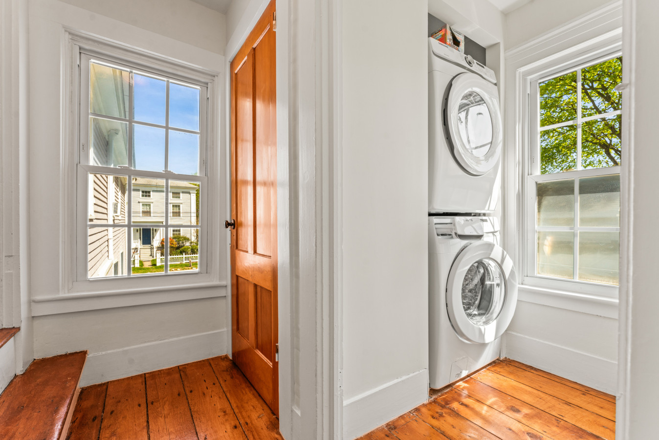 Historic Mystic Home, Walk to Seaport and Downtown