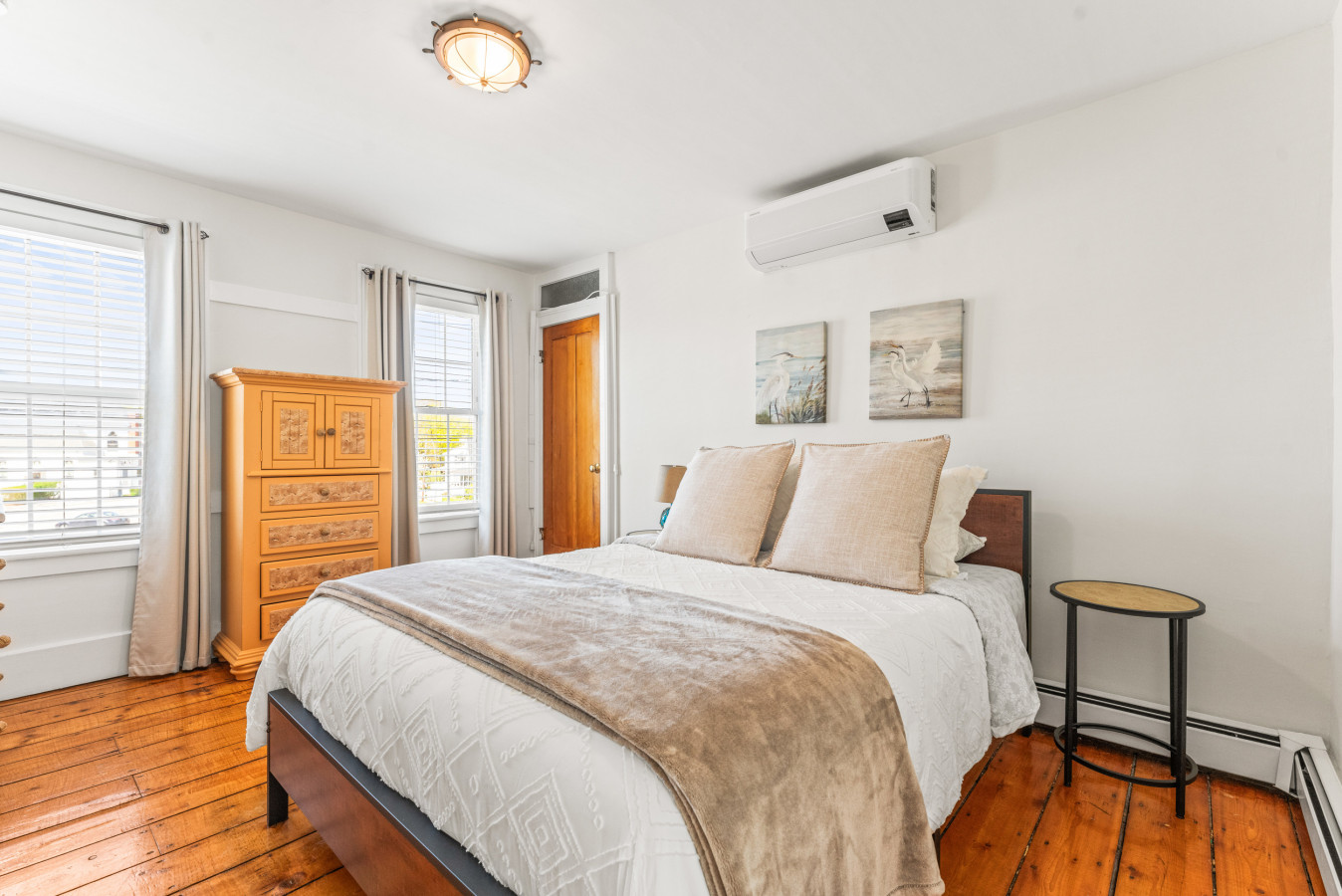 Historic Mystic Home, Walk to Seaport and Downtown