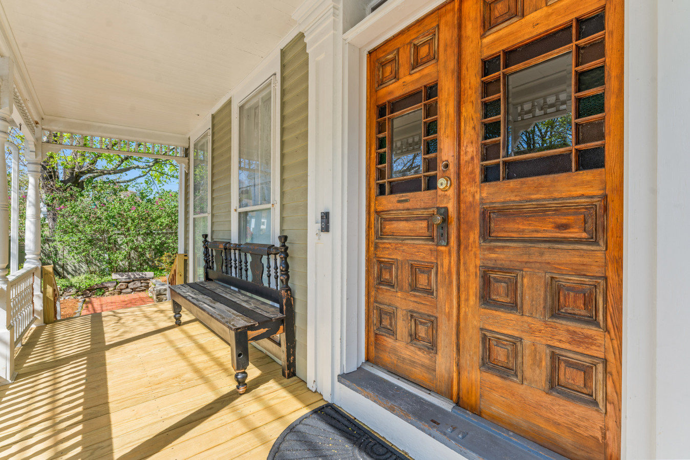 Coastal Victorian Home, Walk to Downtown