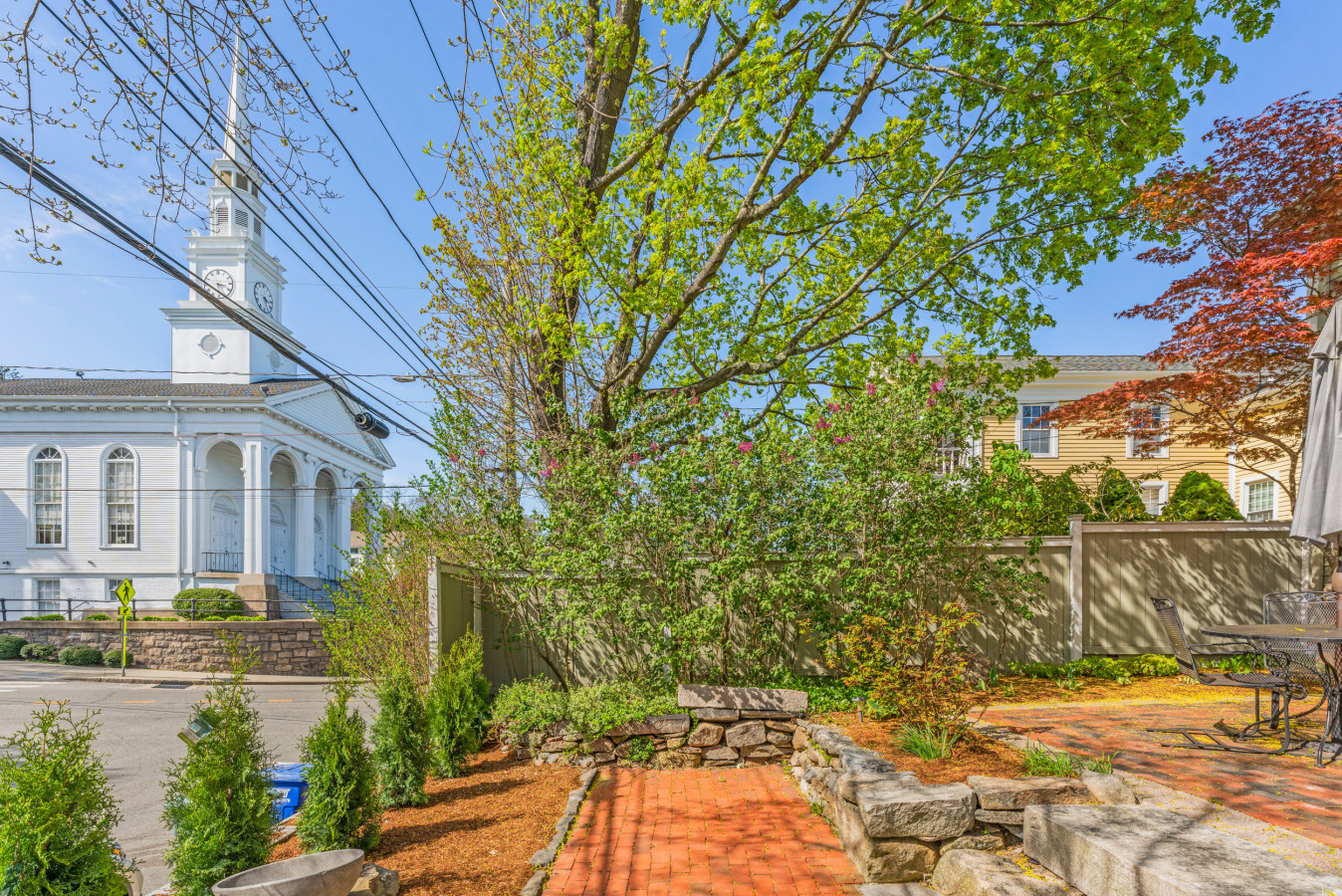 Coastal Victorian Home, Walk to Downtown