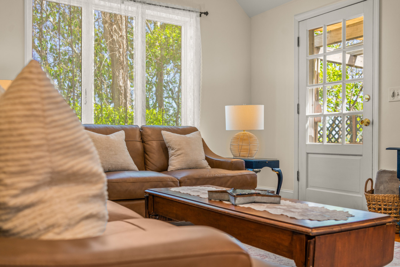 Coastal Victorian Home, Walk to Downtown