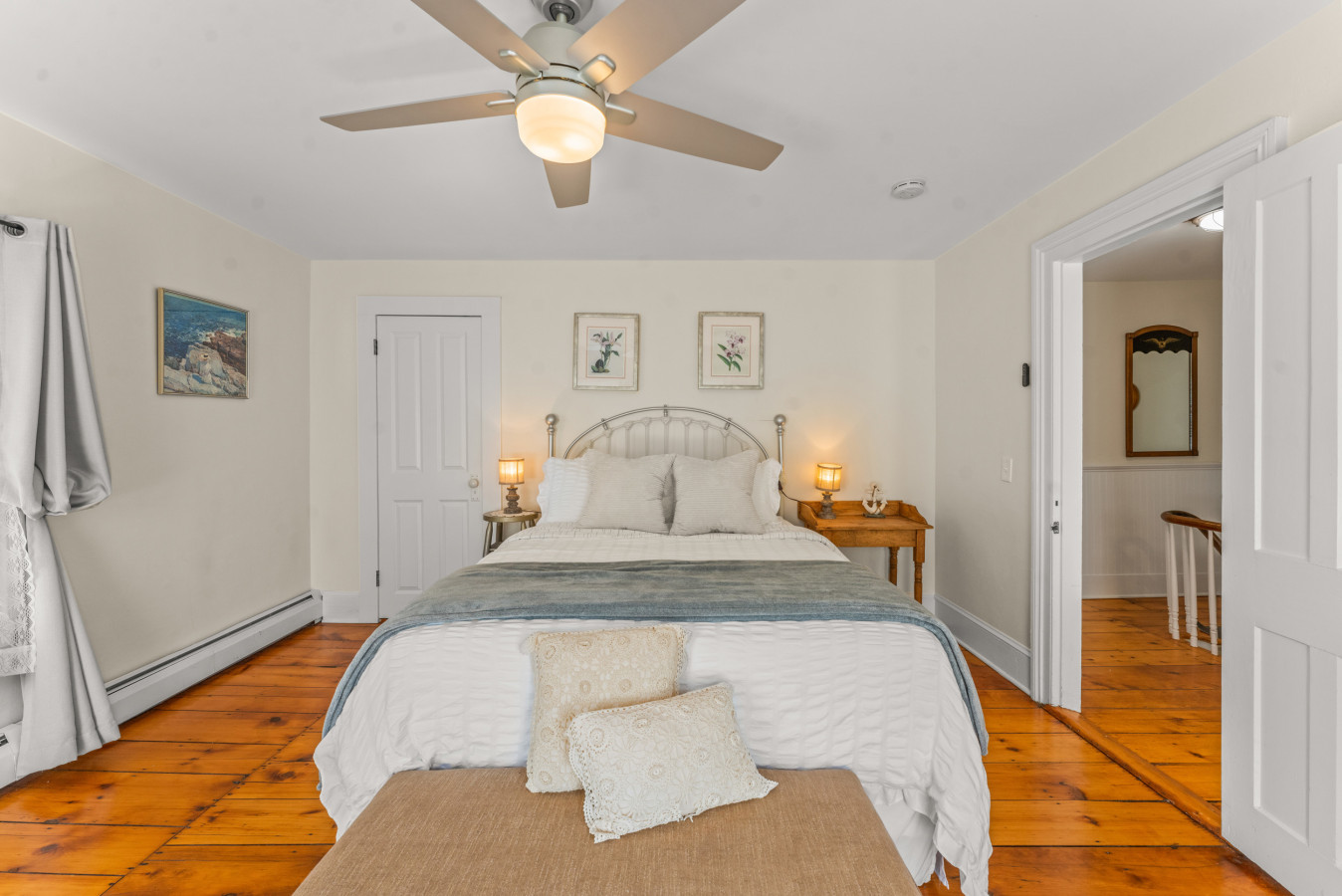 Coastal Victorian Home, Walk to Downtown